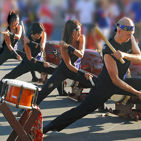 Kizuna is a community Japanese drumming group, established in 2008, based on the Gold Coast, with a history of performing all over Queensland and Australia.